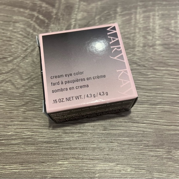 Apricot Twist Cream Eyeshadow - Picture 2 of 2